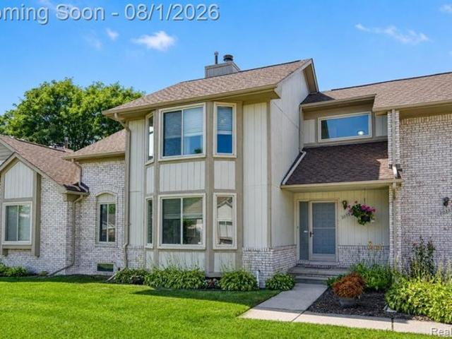Townhouse for sale in Clinton Township, Michigan