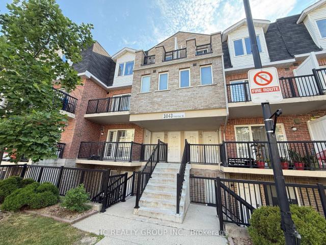 Condo for rent in Woodbridge Park, Vaughan