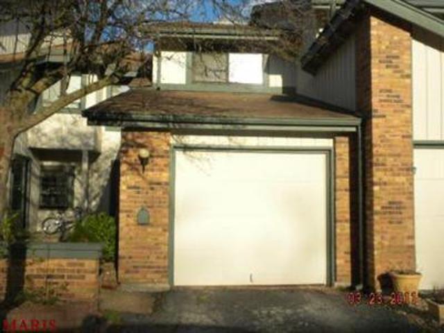 Townhouse for sale in Maryland Heights, Missouri