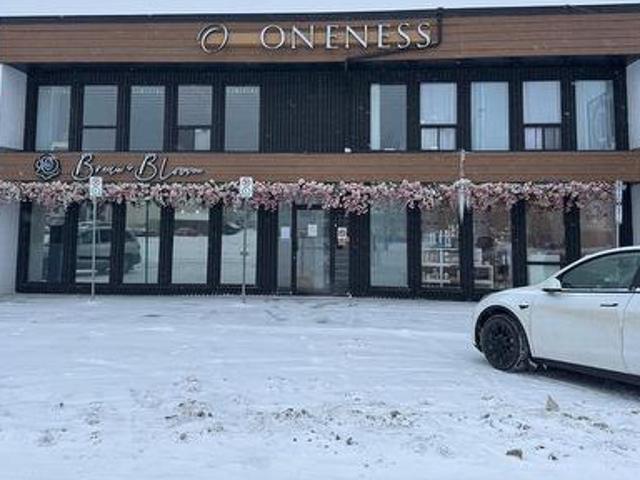 Commercial for rent in Edmonton Commercial for rent in Edmonton