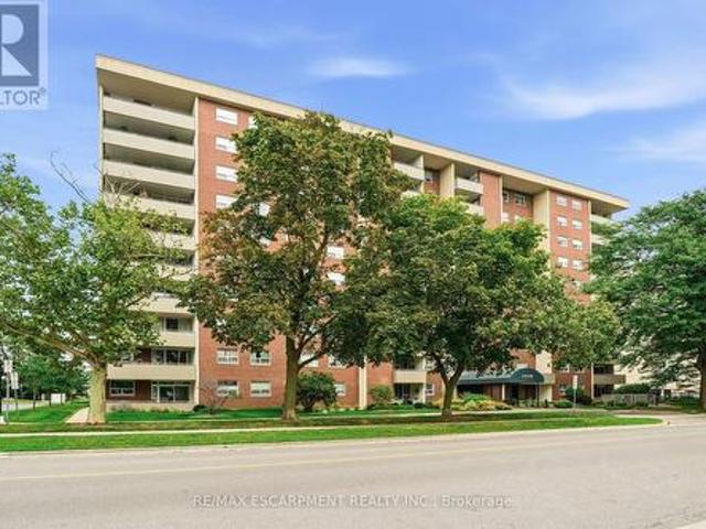 Condo for sale in Burlington, Ontario