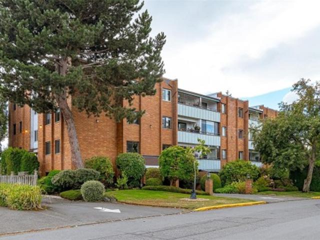 Property for sale in Esquimalt, Capital Regional District