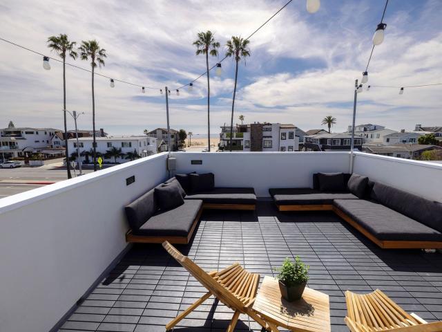 Duplex for sale in Corona Del Mar, California