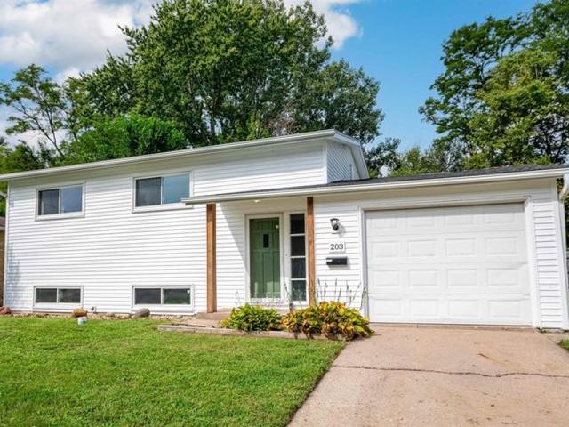 House for sale in Pekin, Illinois