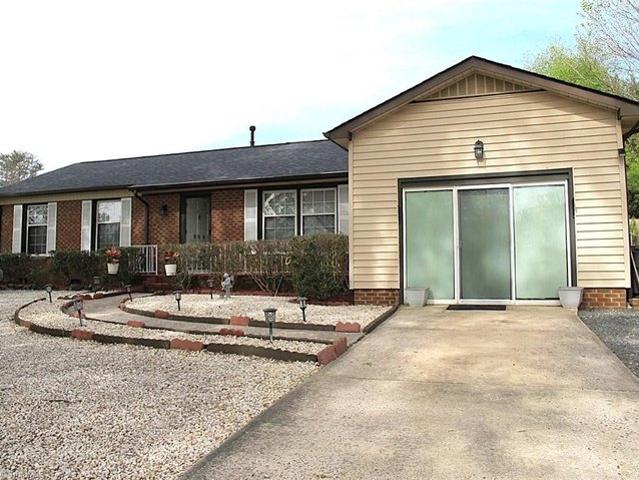 House for sale in Pfafftown, North Carolina