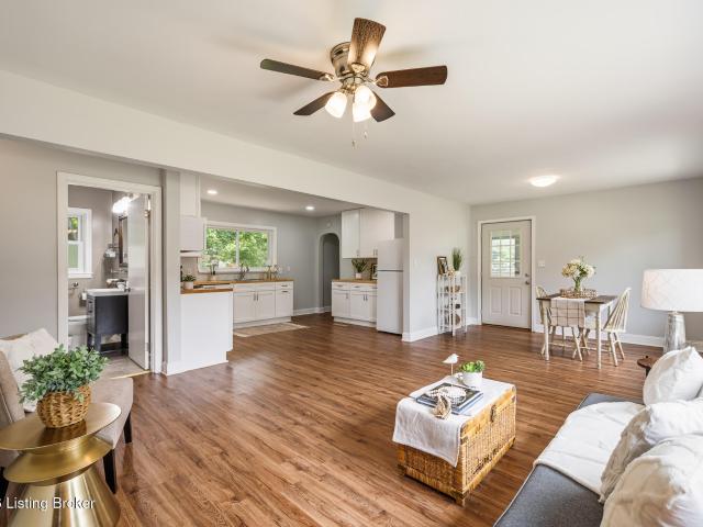 House for sale in Simpsonville, Kentucky