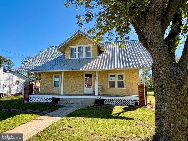 House for sale in Moorefield, Hardy County