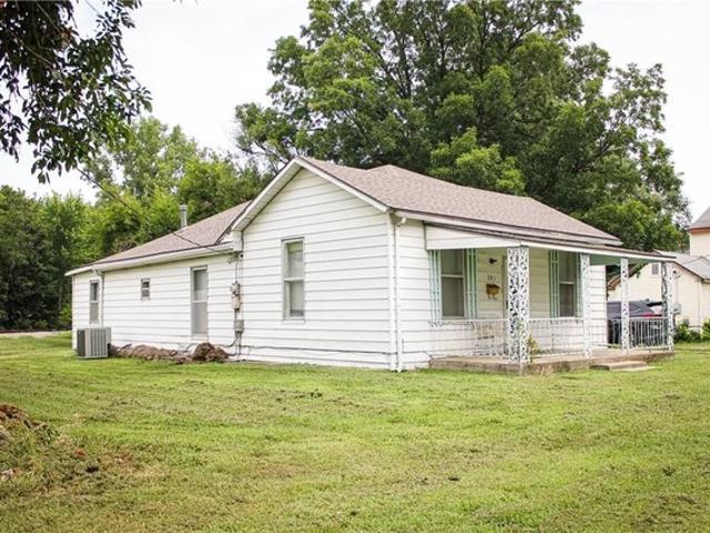 House for sale in Clinton, Missouri