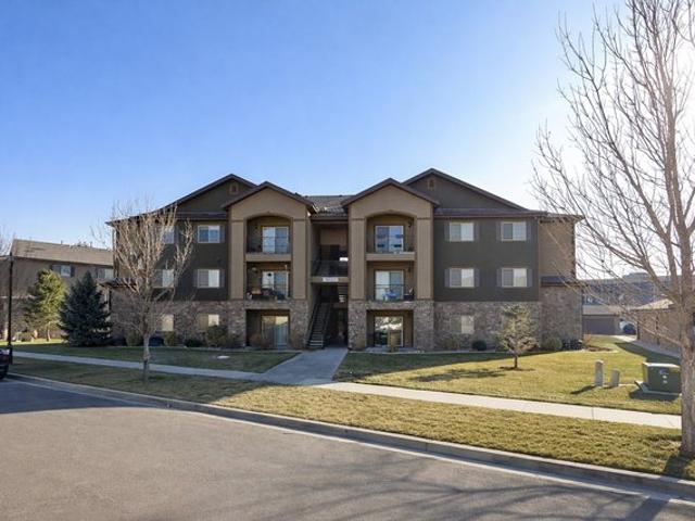 Condo for sale in Saratoga Springs, Utah