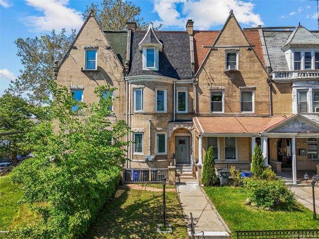 House for sale in Mount Vernon, New York
