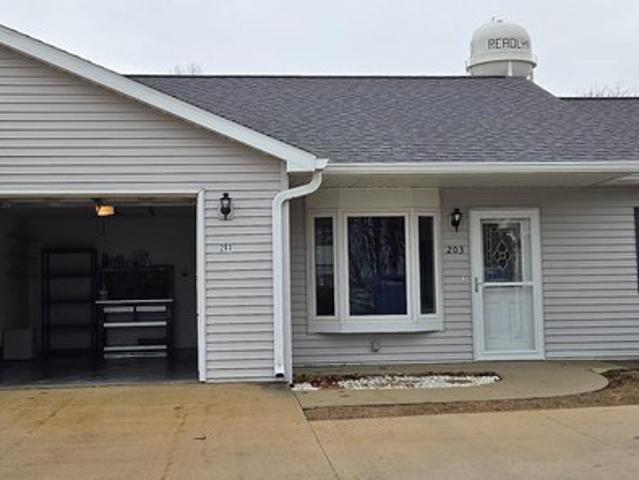 Condo for sale in Readlyn, Iowa