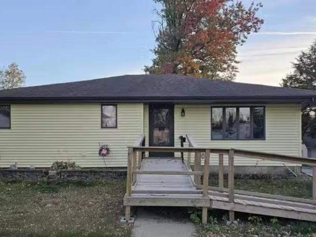 House for sale in Waverly