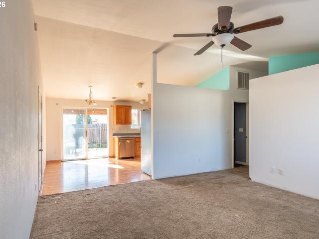 House for sale in Sutherlin, Douglas County