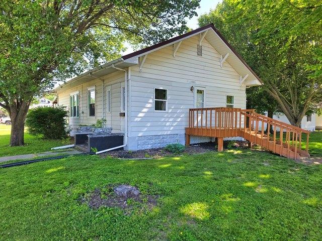 House for sale in Flora, Illinois