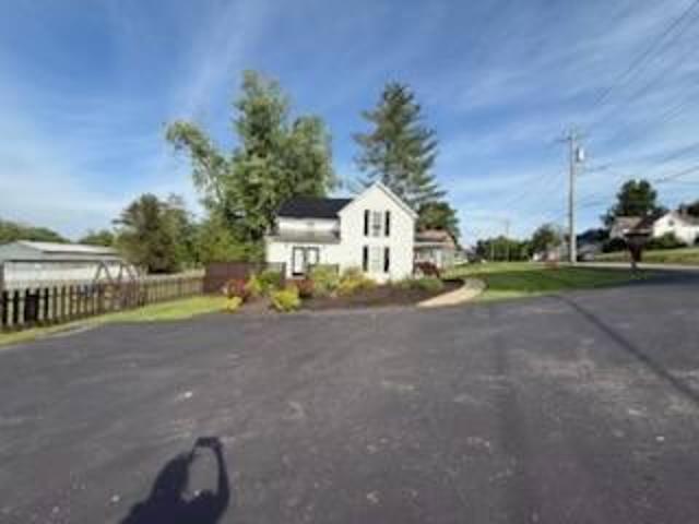 House for sale in Columbia, Kentucky