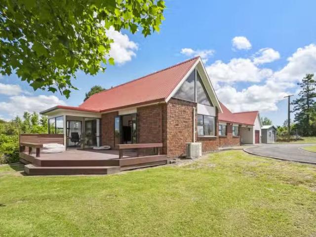 House for sale in Halcombe