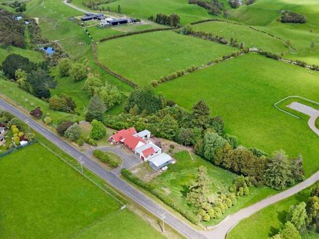 Property for sale in Halcombe