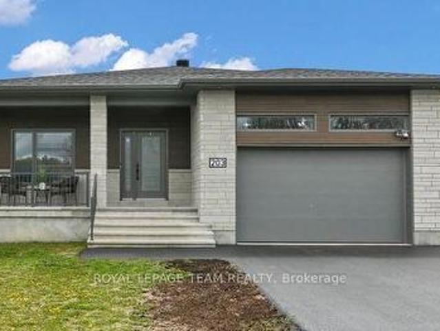 House for sale in Russell, Ontario