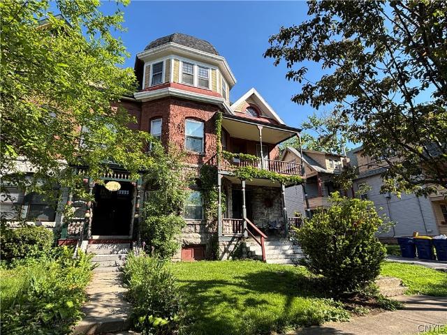 House for sale in Syracuse, New York