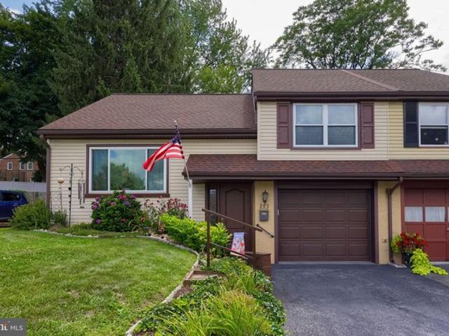 Townhouse for sale in Ephrata, Pennsylvania