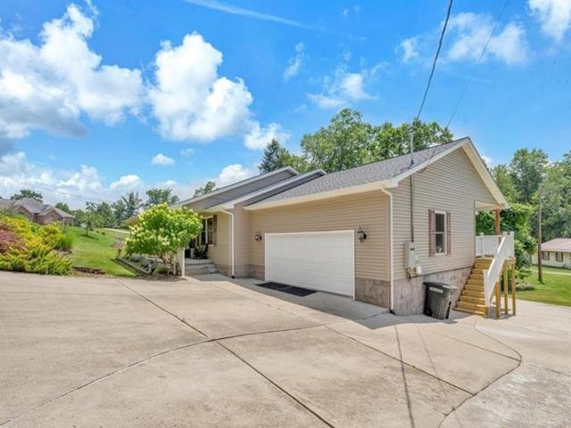 House for sale in Charleston, West Virginia