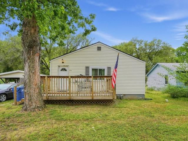 House for sale in South Roxana, Madison County