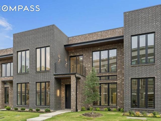 Townhouse for sale in Roanoke
