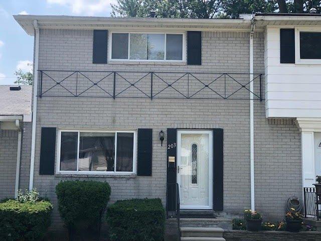 Townhouse for sale in Mount Clemens, Michigan