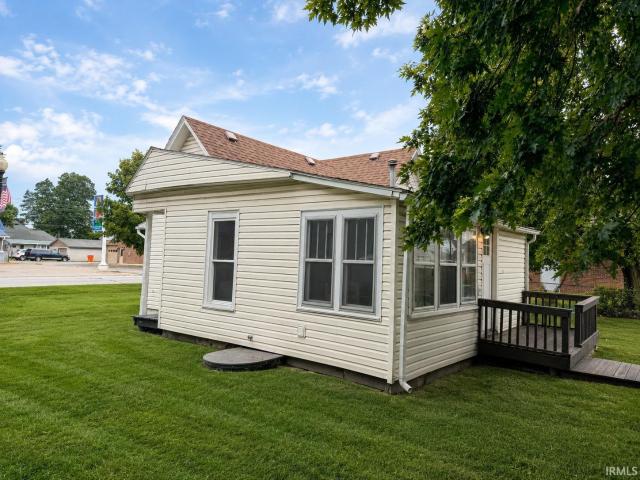 House for sale in Wolcott, Indiana