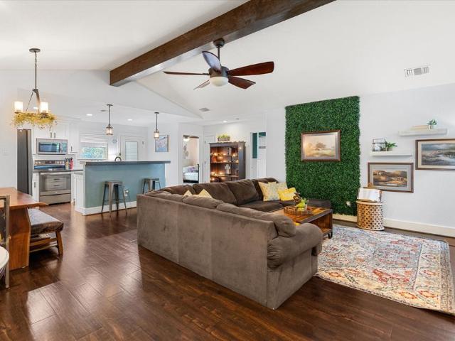 House for sale in Glen Rose, Somervell County