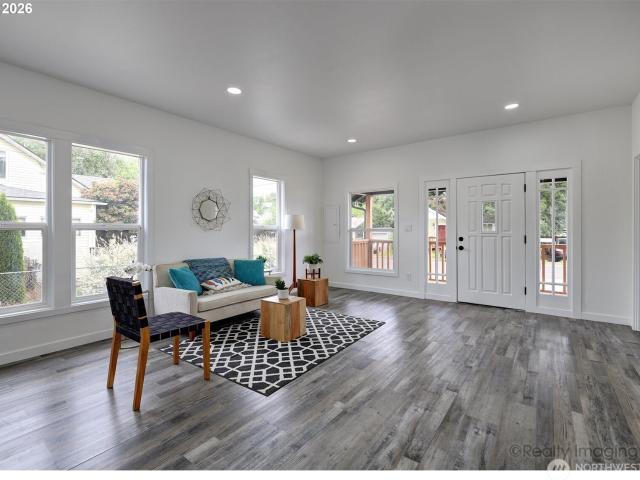 House for sale in Castle Rock, Washington