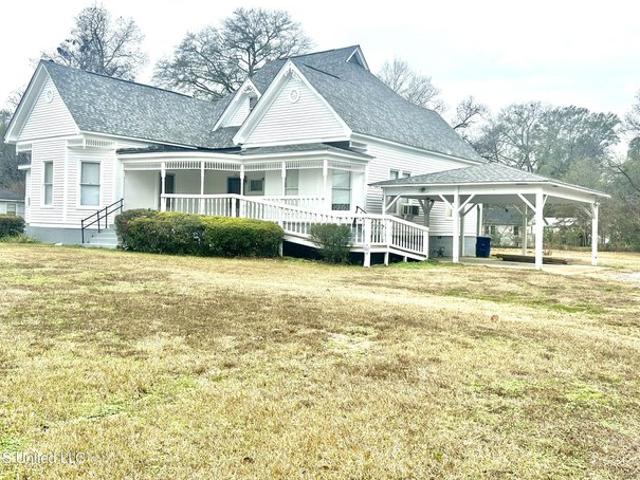 House for sale in Duck Hill, Mississippi
