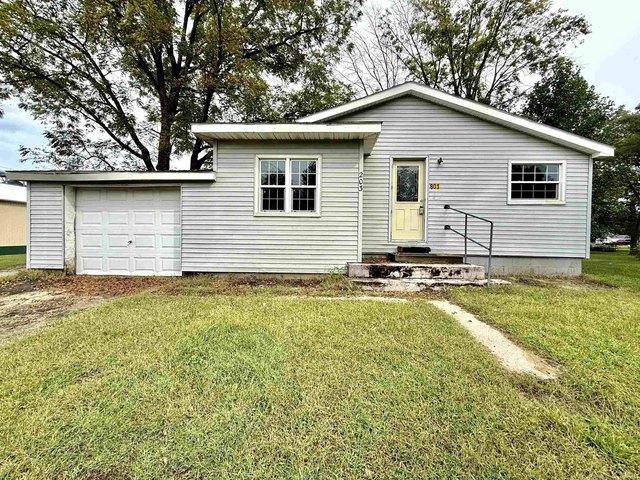 House for sale in Medaryville, Indiana