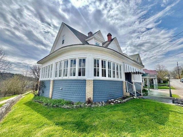 House for sale in Gandeeville, West Virginia