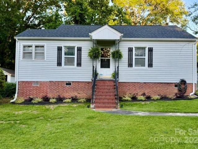 House for sale in Great Falls, South Carolina