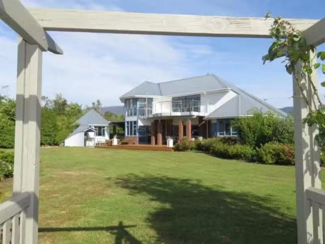 House for sale in Fairdown, West Coast