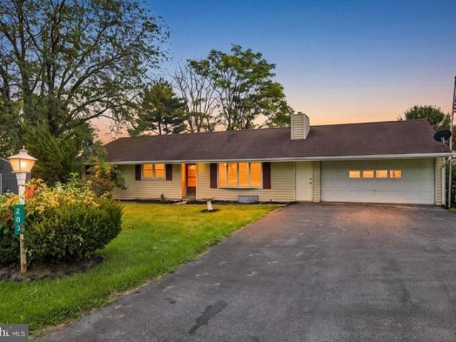 House for sale in Fredericksburg, Bethel Township