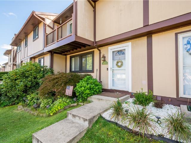 Townhouse for sale in Champion, Pennsylvania