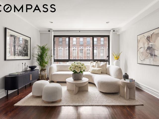 Condo for sale in Manhattan Community Board 7, New York