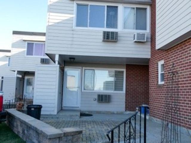 Townhouse for sale in West Haven, Connecticut