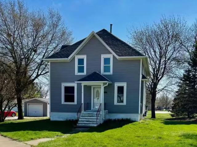 House for sale in Waverly