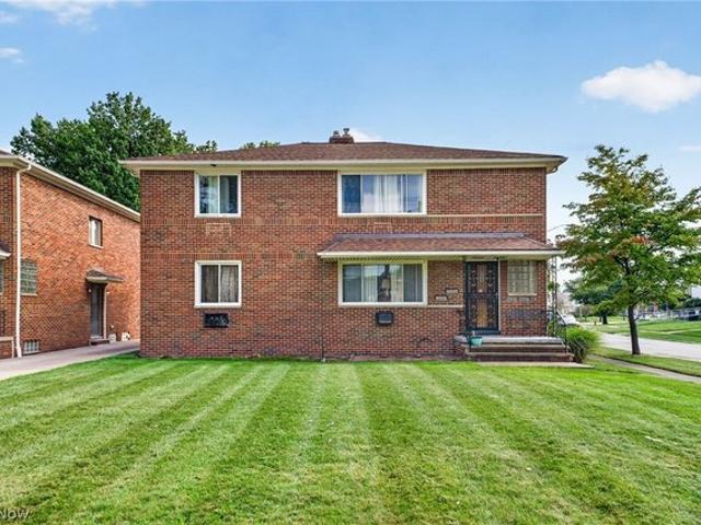 House for sale in Circle Shore Beach Club, Euclid