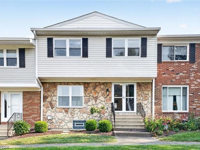 Condo for sale in Uniontown, Ohio