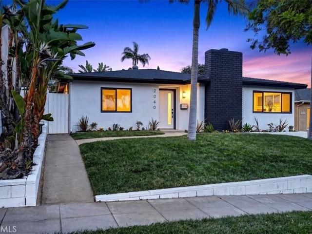 House for sale in Signal Hill, California
