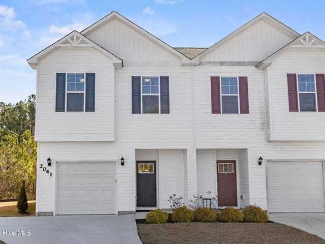 Townhouse for sale in Holly Ridge, North Carolina