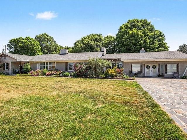 House for sale in Yadkinville, North Carolina