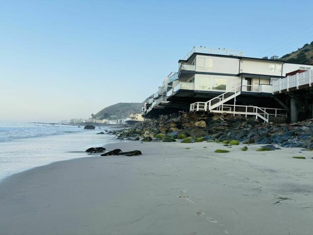 House for sale in Malibu