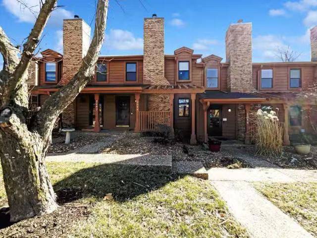 Condo for sale in Saint Charles Condo for sale in Saint Charles