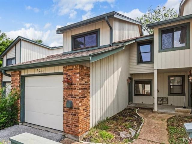 Townhouse for sale in Maryland Heights, Missouri