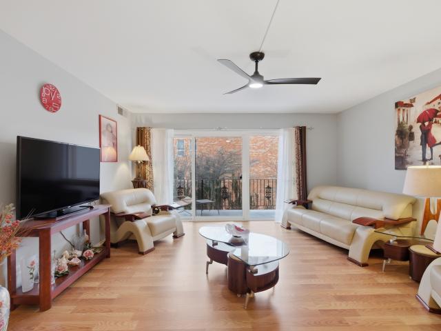 Condo for sale in Highland Park, Illinois